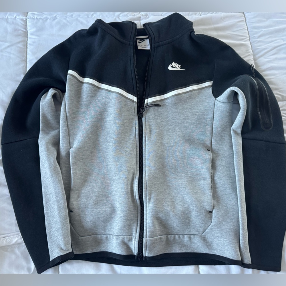 Nike Mens Black and Gray Tech Fleece Full Zip Jacket - Picture 3 of 4
